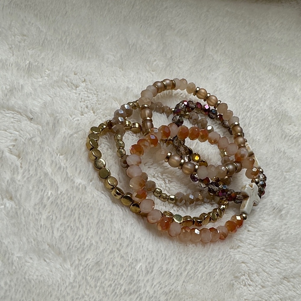 Beaded Bracelets Peachy Gold Mauve Set of 5 with Cross Charms on 2 of them NWOT - Picture 2 of 16